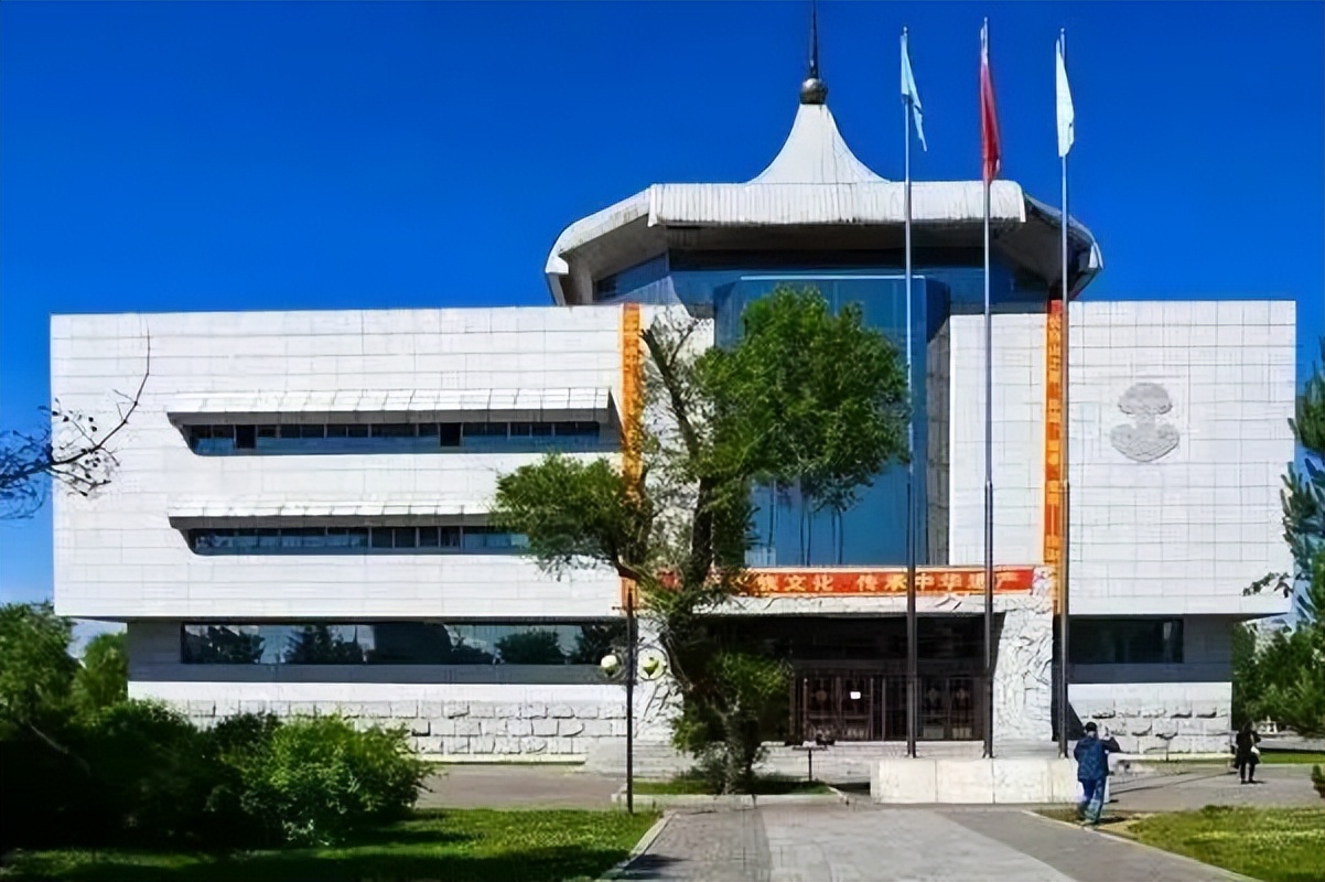 国庆节旅游图_长白山一日游推荐_国庆白山旅游线路